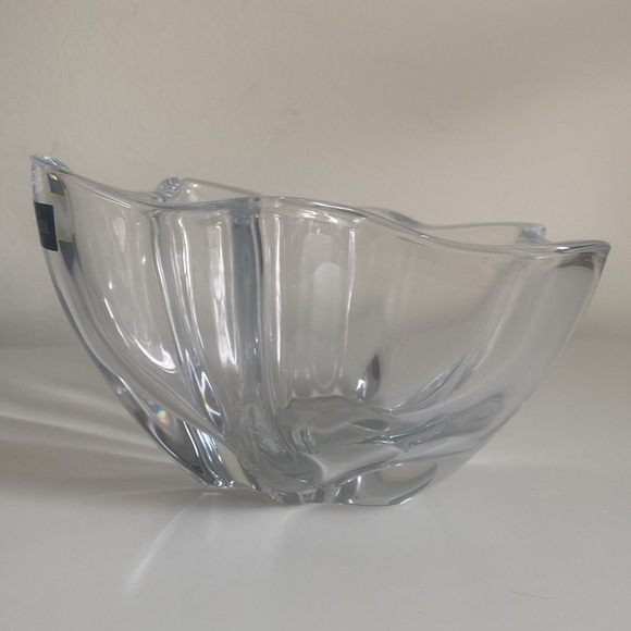 BOHEMIA CRYSTAL VULCANO BOWL NWT Asymmetrical Design - Picture 4 of 10